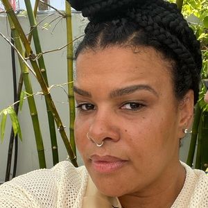 Meet your Posher, Aja